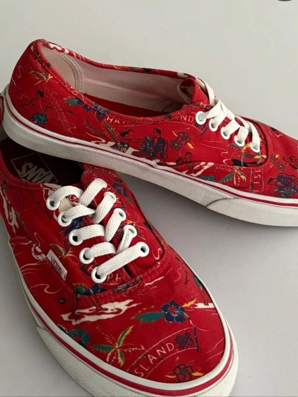 Vans Happy Hawaii Aloha Canvas Skate Shoes. Red Floral.Tropical.Low-Top Sneakers